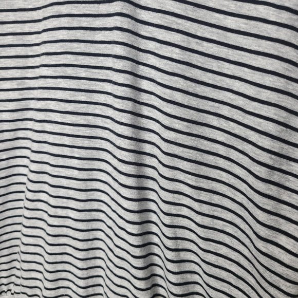 The Sting New with Tags Women's Gray Black Stripe Short Sleeve V-Neck Top Size M - Picture 2 of 4